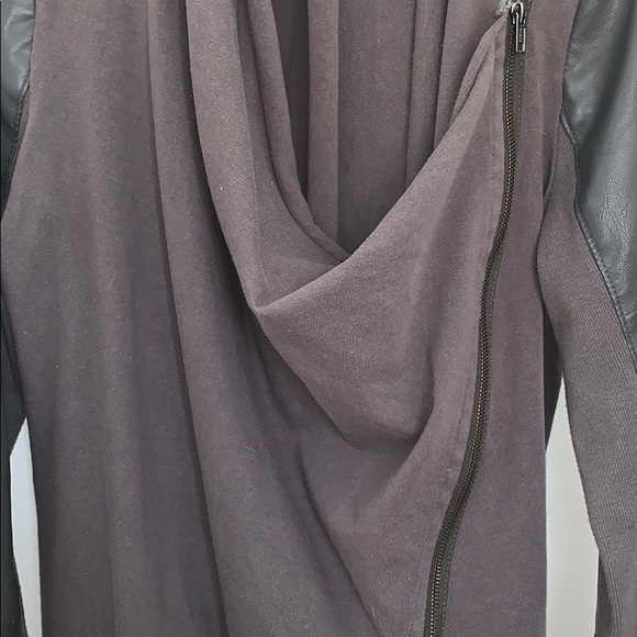 Sweatshirt jacket - Picture 2 of 4